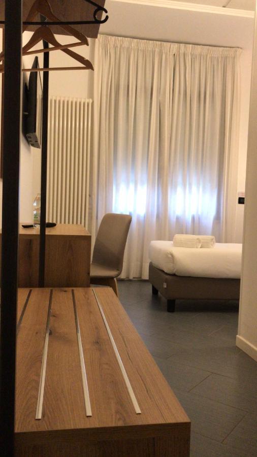 多利亚酒店 Ostiglia 外观 照片