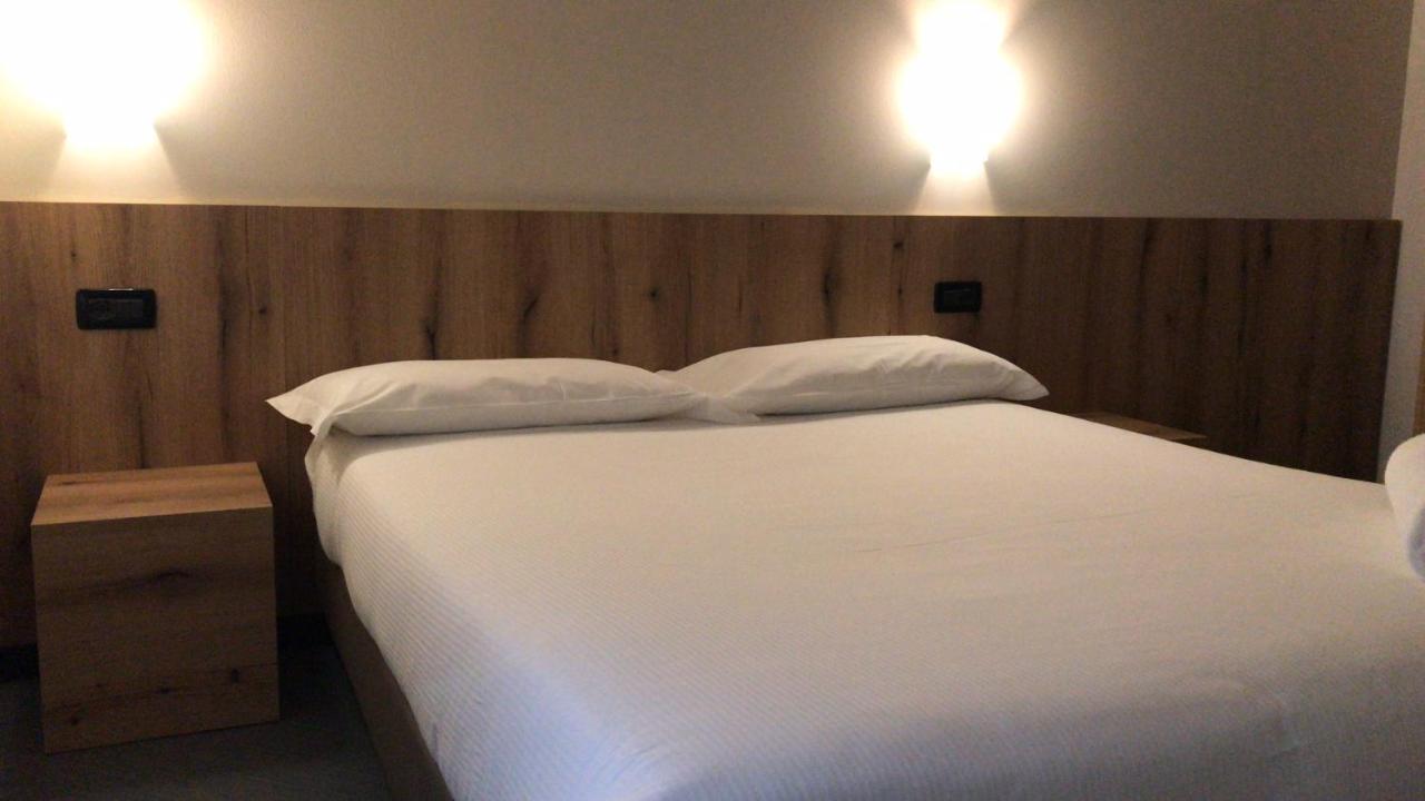 多利亚酒店 Ostiglia 外观 照片